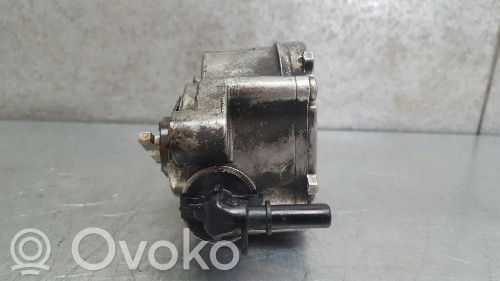 Mazda 3 I Vacuum pump 