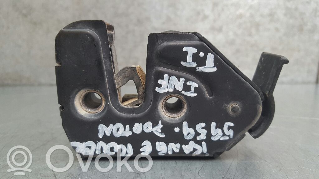 Land Rover Range Rover L322 Zamek klapy tylnej / bagażnika 