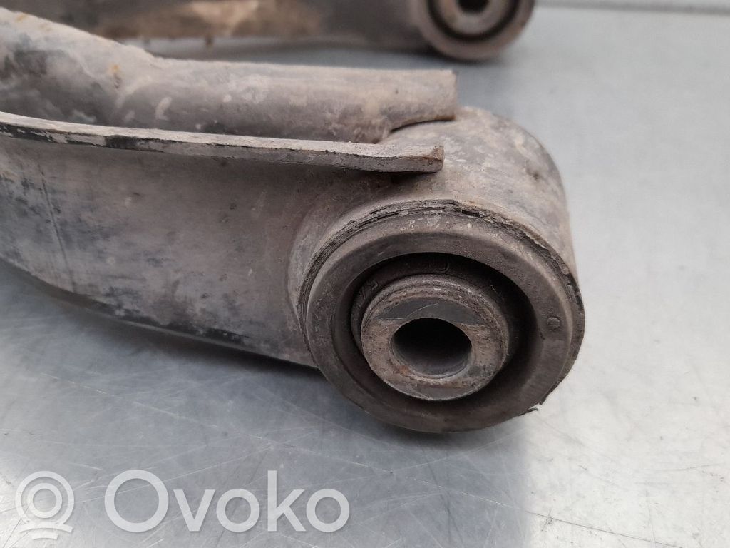 Oberer Querlenker vorne   545242S686