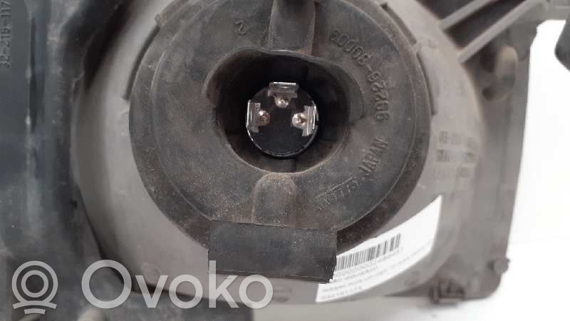 Nissan PickUp Phare frontale 