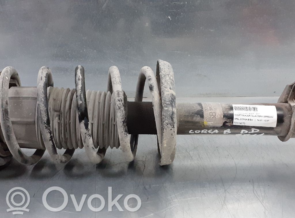 Opel Corsa B Amortiguador delantero 