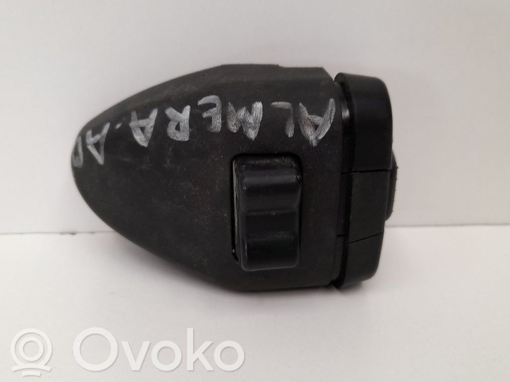 Nissan Almera Tino Boutons / interrupteurs volant