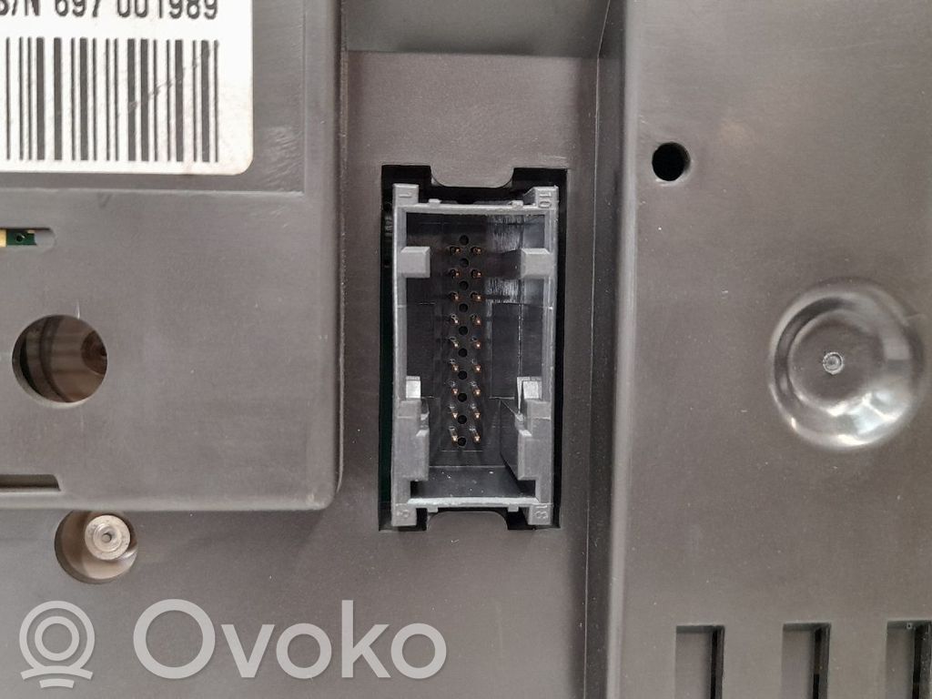 BMW 3 E90 E91 Spidometrs (instrumentu panelī) 