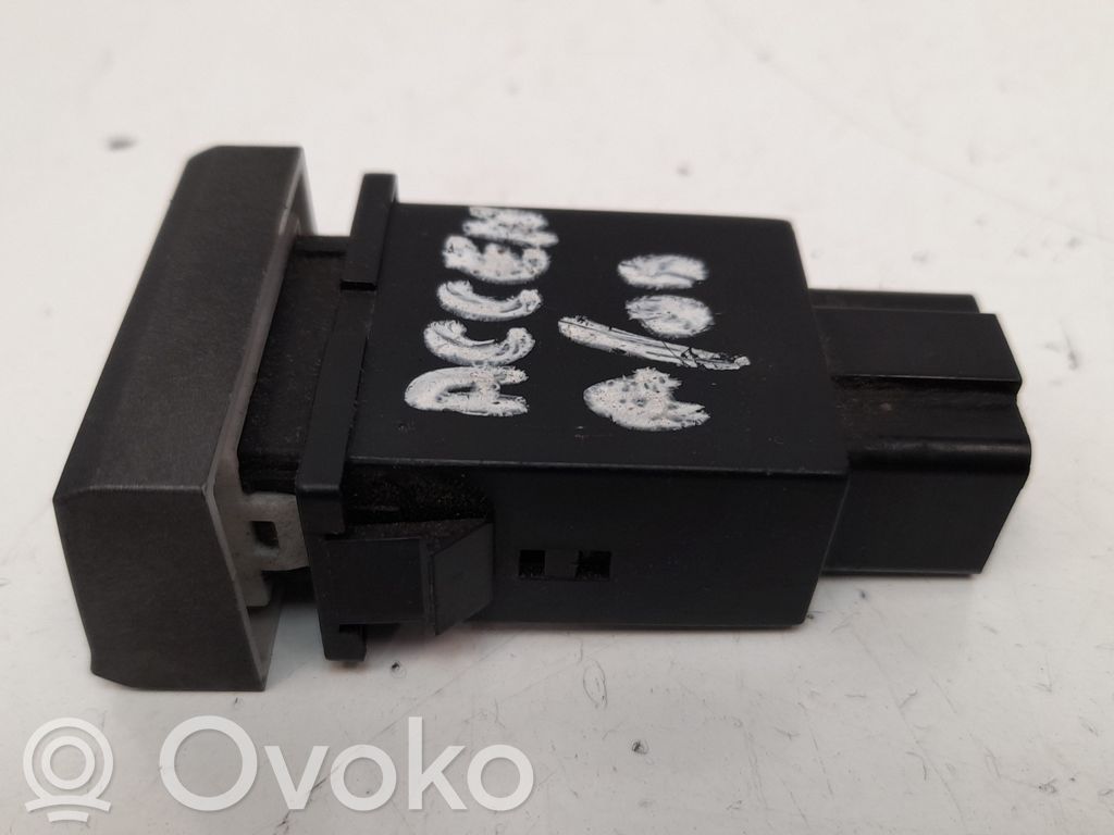 Hyundai Accent Autres commutateurs / boutons / leviers 
