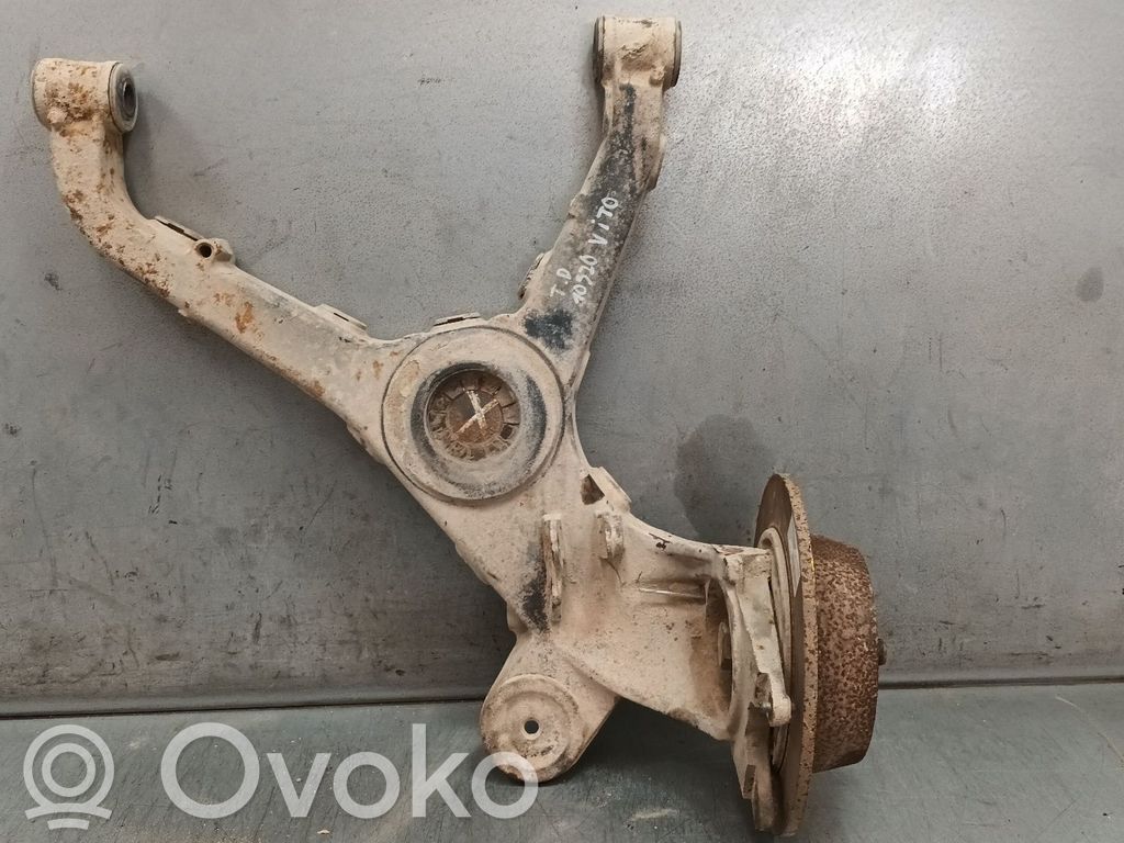 Mercedes-Benz Vito Viano W638 Olka-akselin laakeripesä 