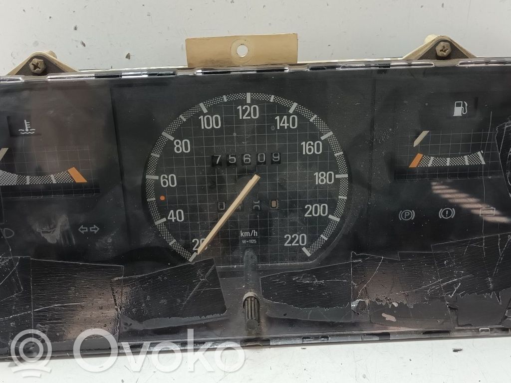 Opel Kadett E Speedometer (instrument cluster) 