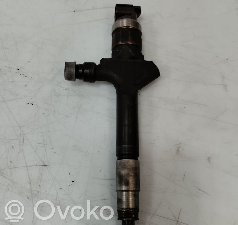 Fuel injector   7860