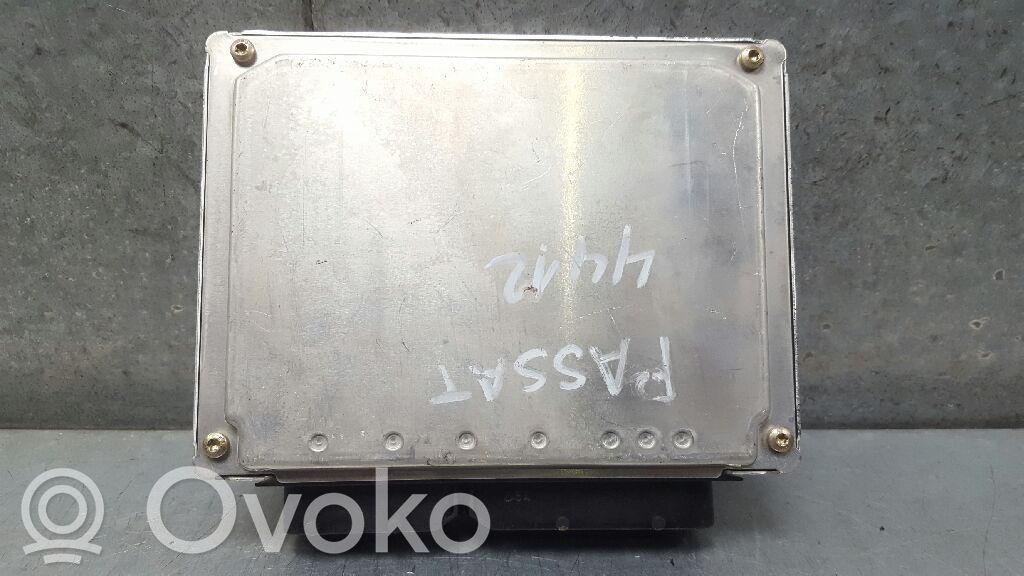 Volkswagen PASSAT B5 Engine control unit/module 