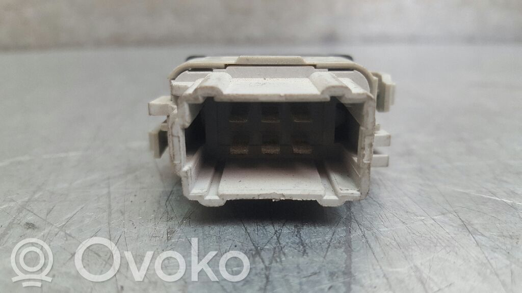 Electric window control switch   108265A