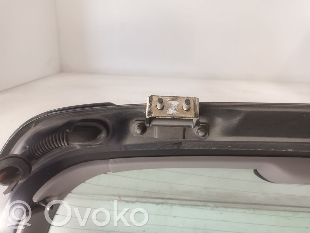 Nissan Almera N16 Takaluukun/tavaratilan kansi 