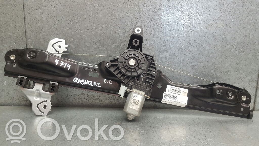 Nissan Qashqai Regulador de puerta delantera con motor