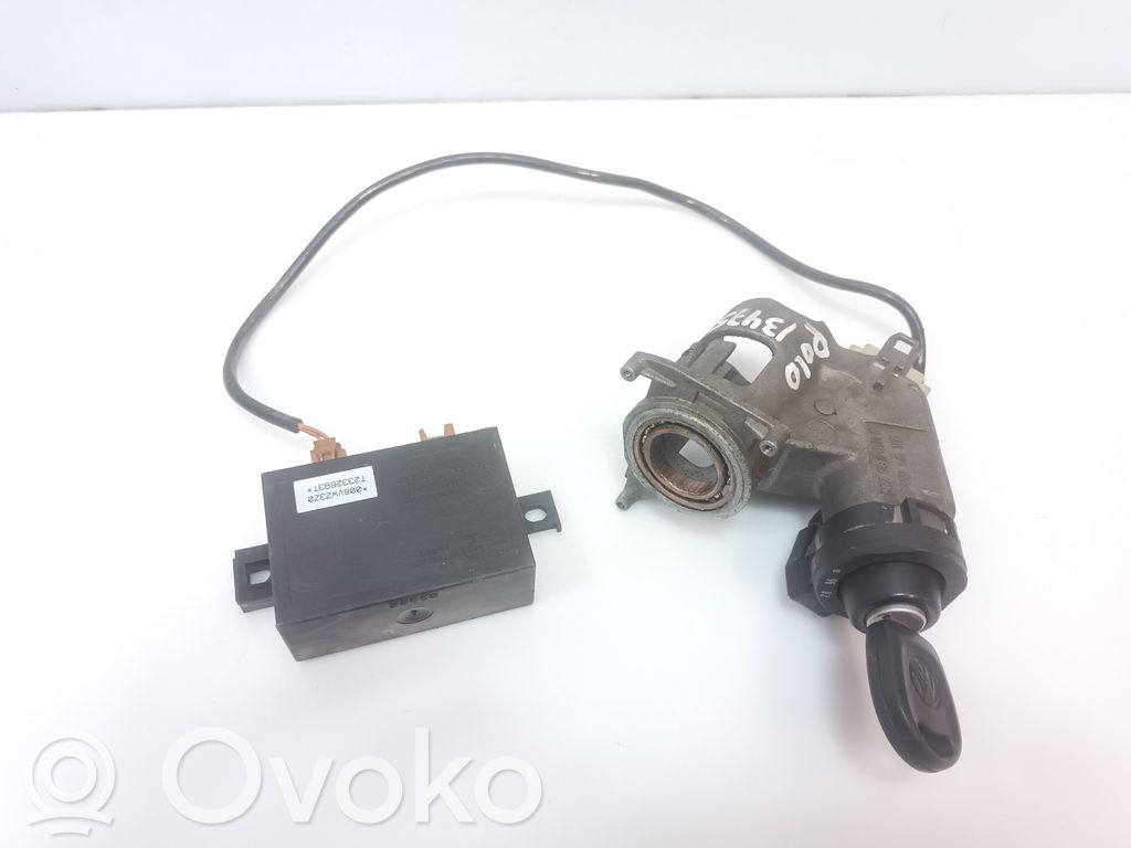 Volkswagen Polo III 6N 6N2 6NF Virtalukon kytkin 