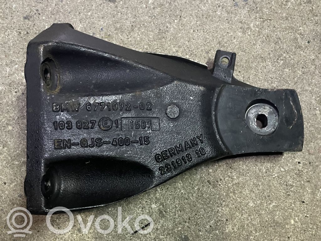 BMW 5 E60 E61 Variklio tvirtinimo kronšteinas 