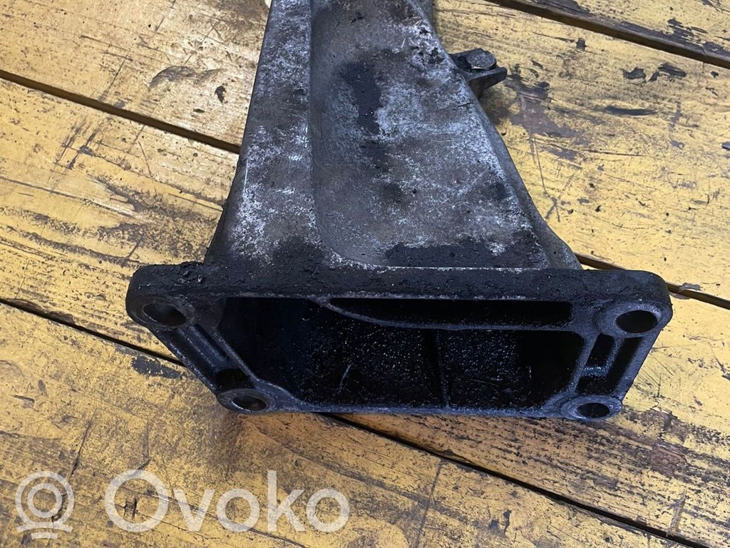 Engine mounting bracket   6761150