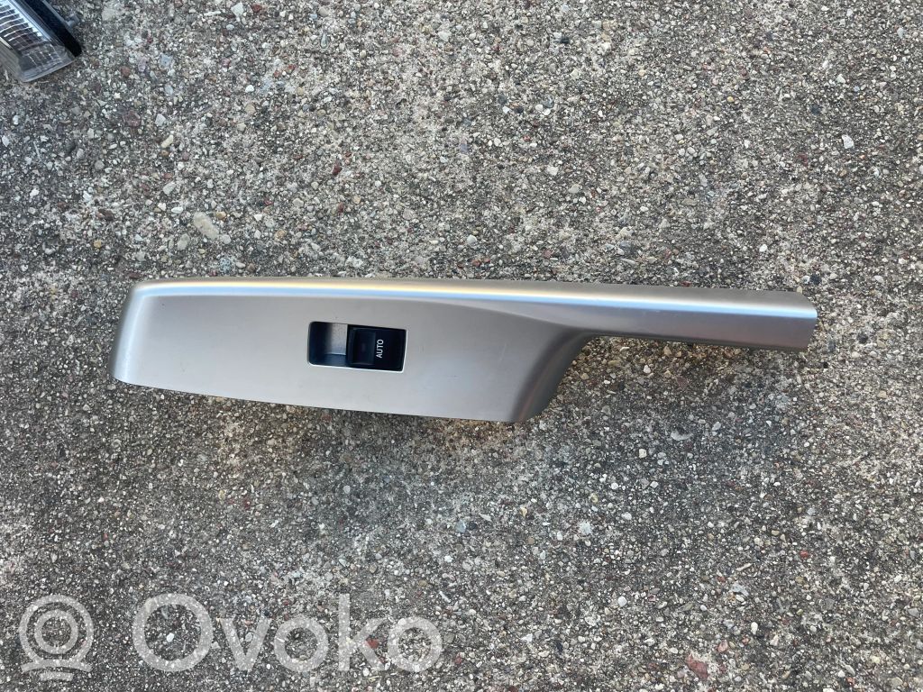 Toyota Prius+ (ZVW40) Przyciski szyb 