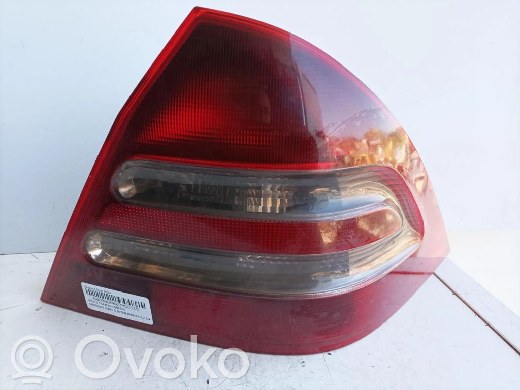 Mercedes-Benz C W203 Lampa tylna 