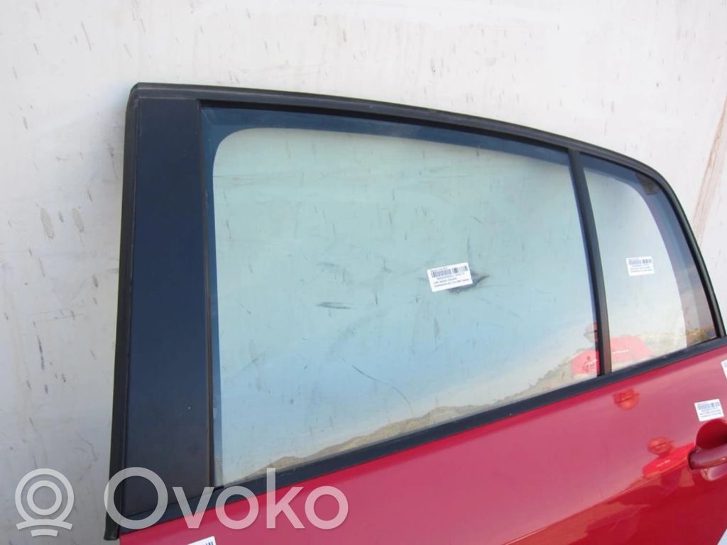 Vidrio lateral trasero   43R001057