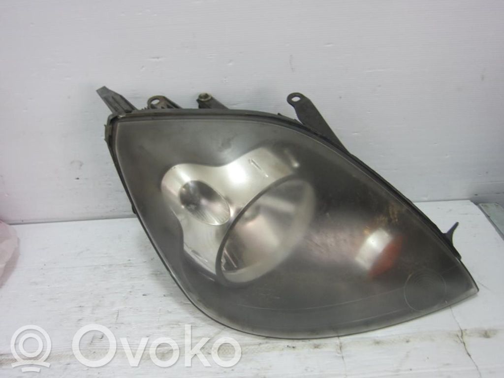 Ford Fiesta Lampa przednia 