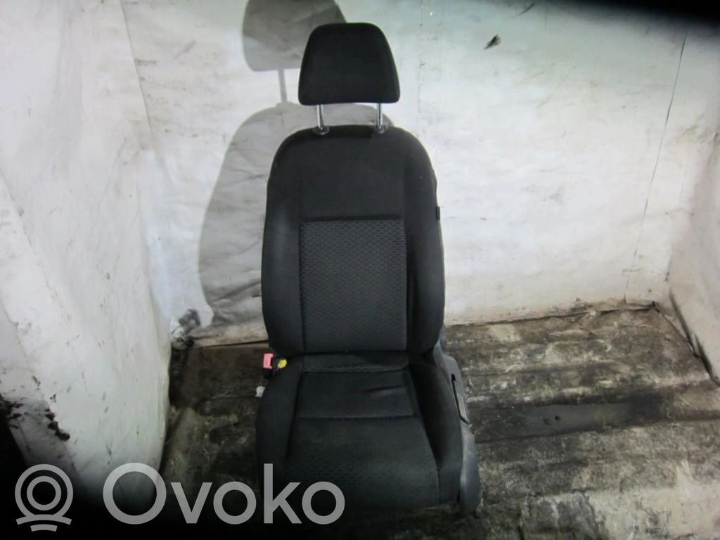 Kuljettajan istuin   1K4881105
