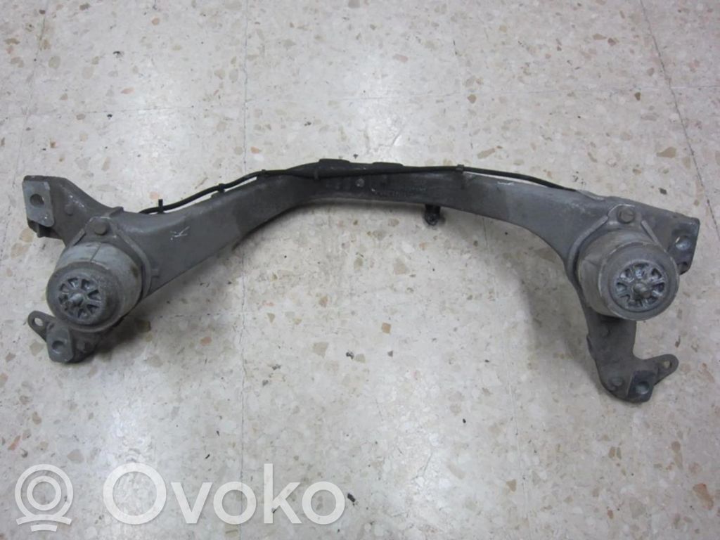 Etuapurunko   7L8199207A