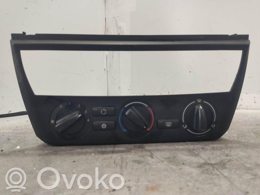 BMW X3 E83 Climate control unit 