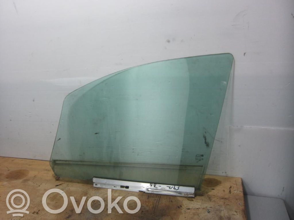 Opel Zafira B Szyba drzwi przednich