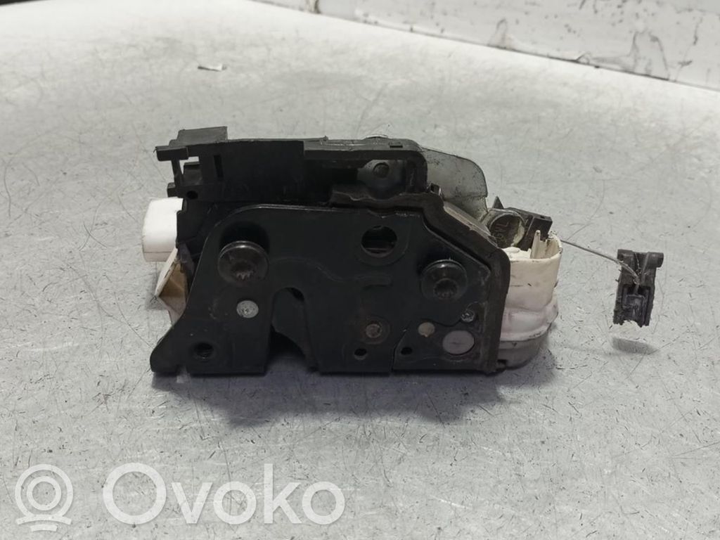 Etuoven lukko   1P1837015