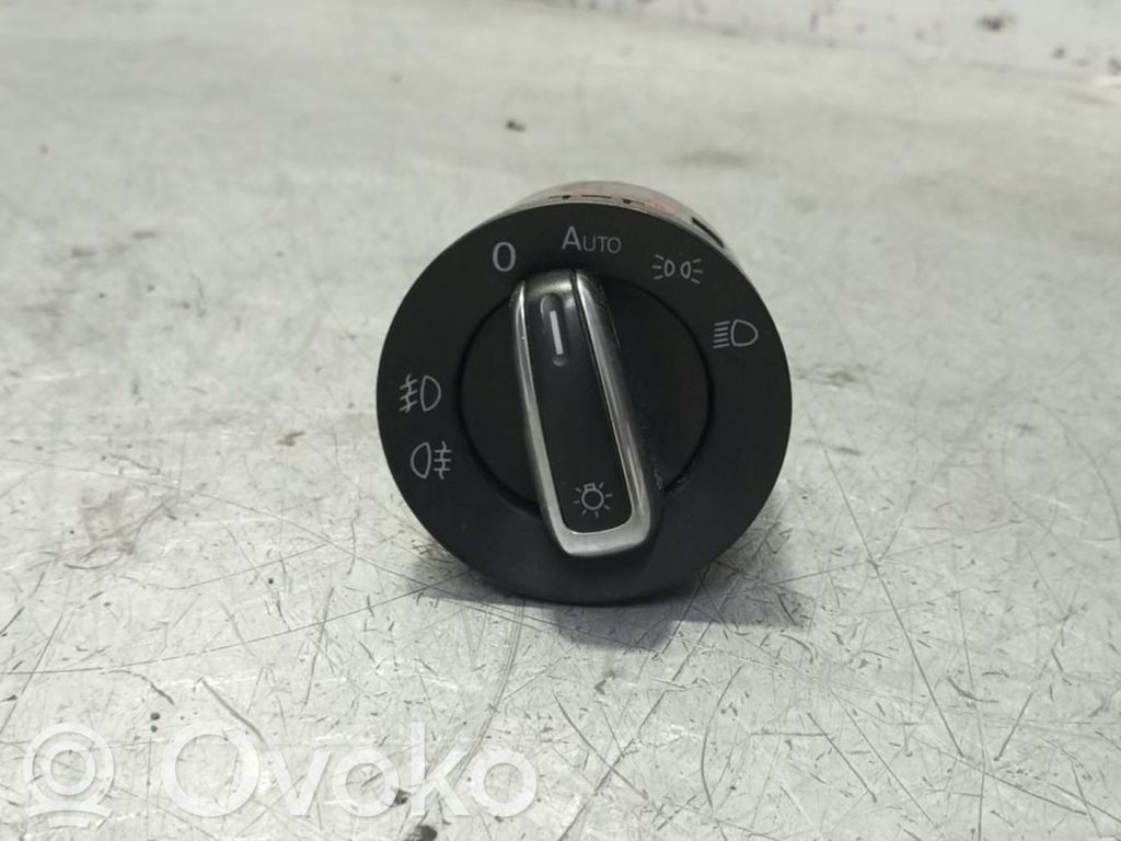 Volkswagen Golf VI Light switch 