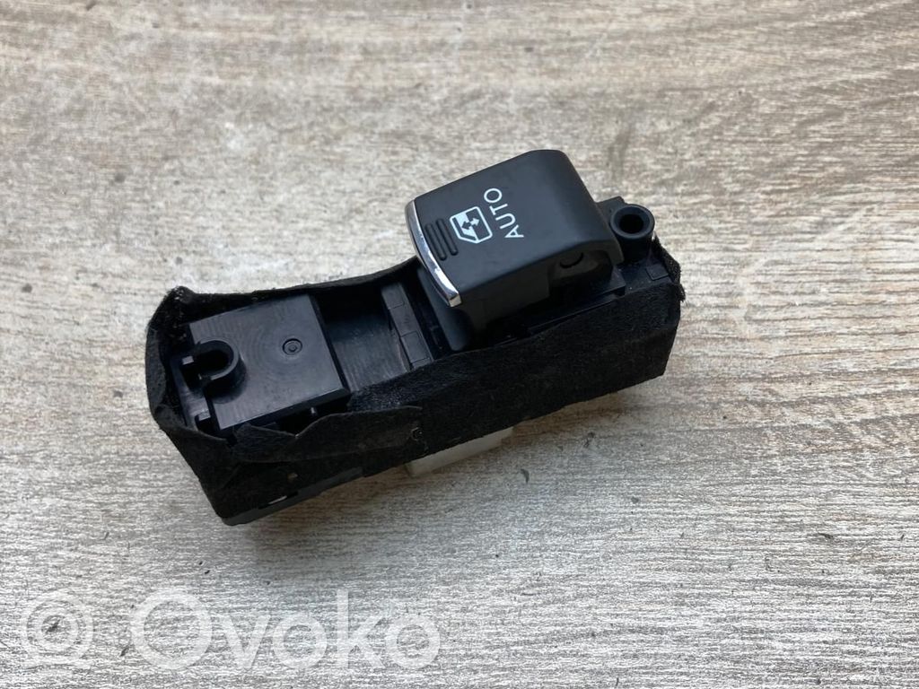 Subaru Outback (BS) Electric window control switch 