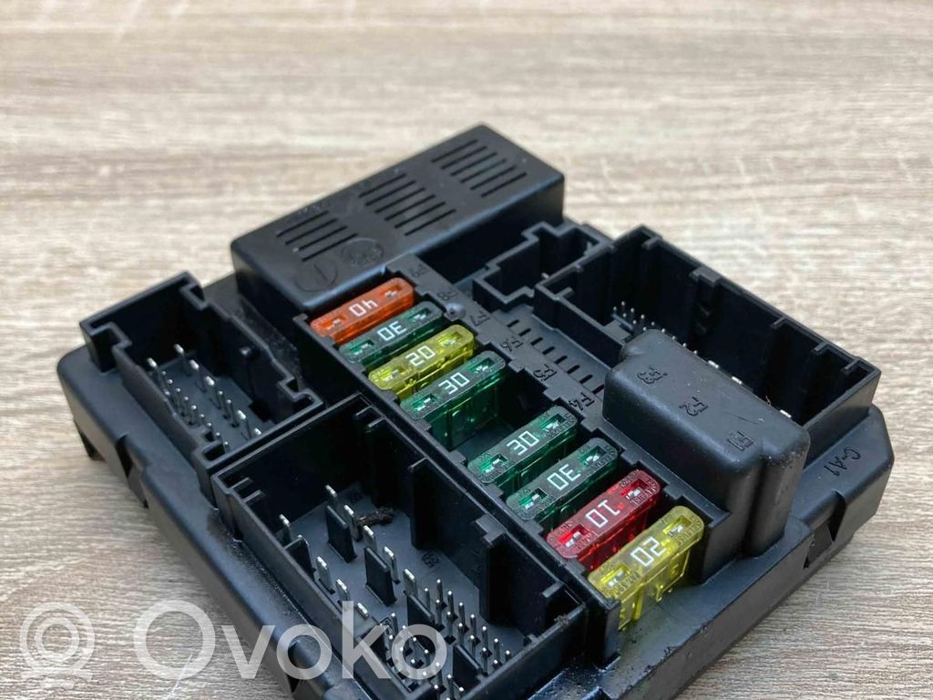 BMW Z4 E85 E86 Fuse module 