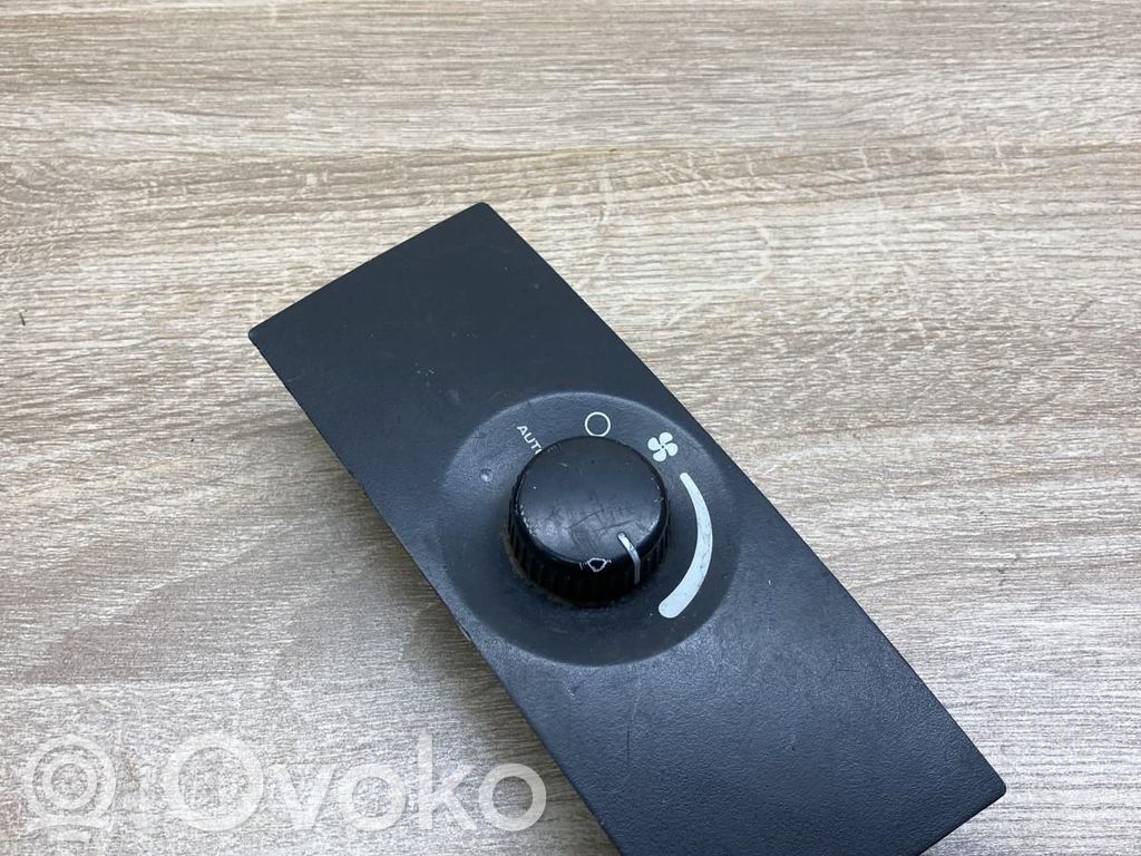 Light switch   M23199