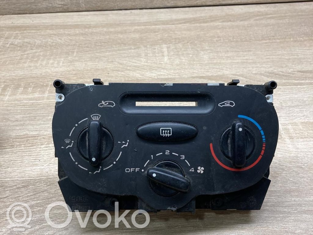 Peugeot 206 Climate control unit 