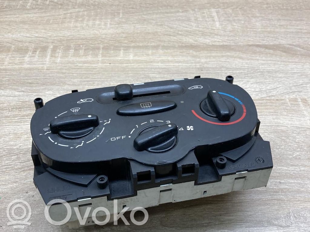 Peugeot 206 Climate control unit 