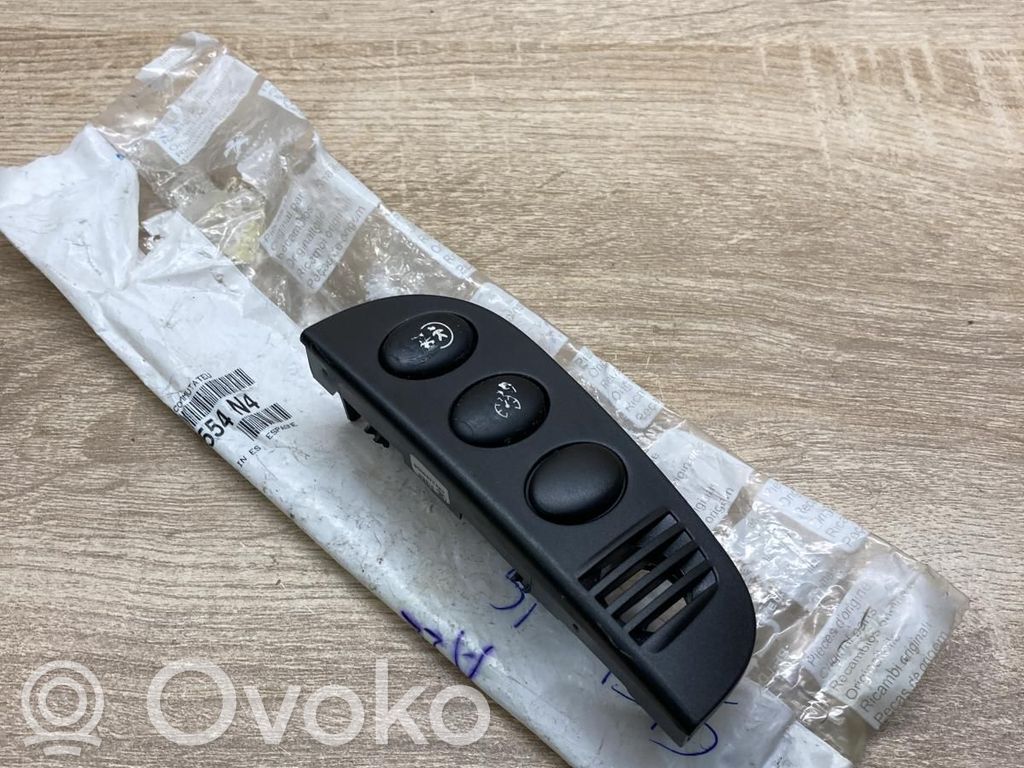 Citroen C3 Cruise control switch 