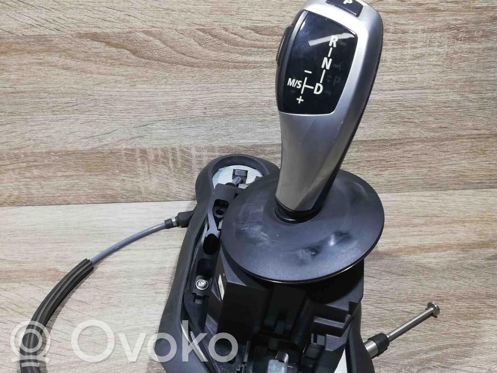 Gear selector   7587728,21720331300,9152121