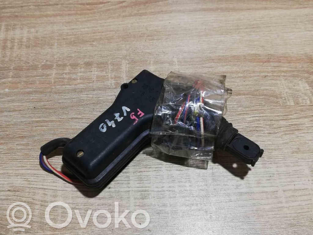 Volvo 740 Front door lock motor 