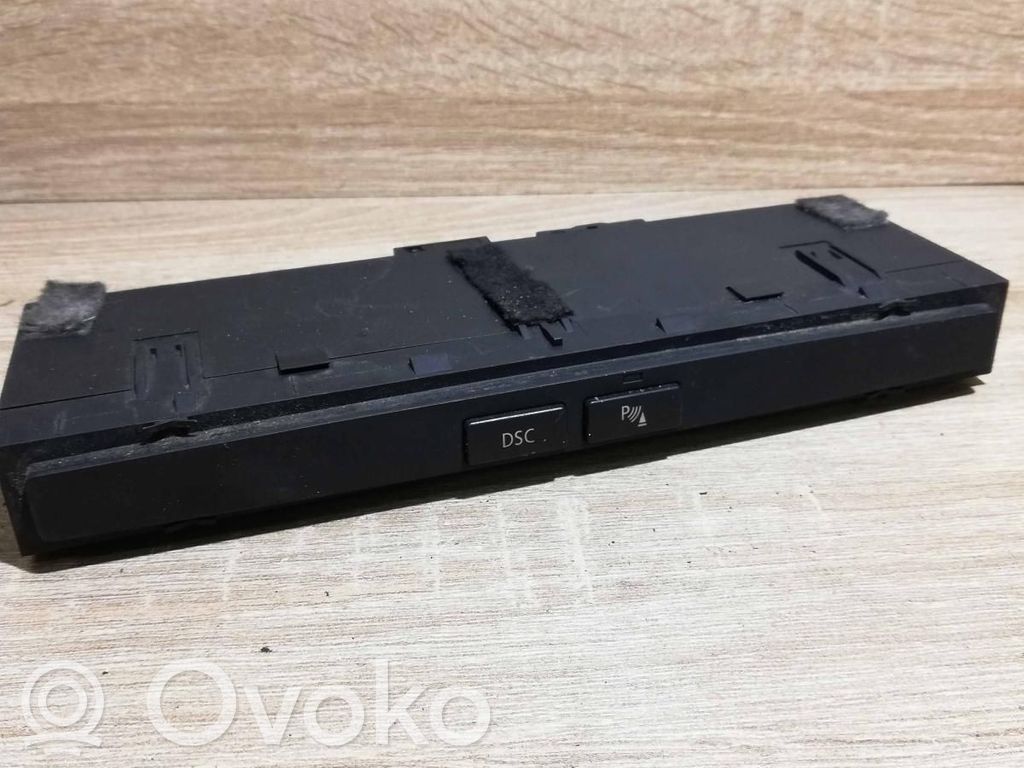 Parking (PDC) sensor switch   8382045