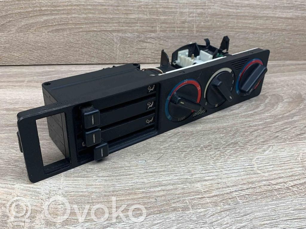 BMW 5 E34 Climate control unit 