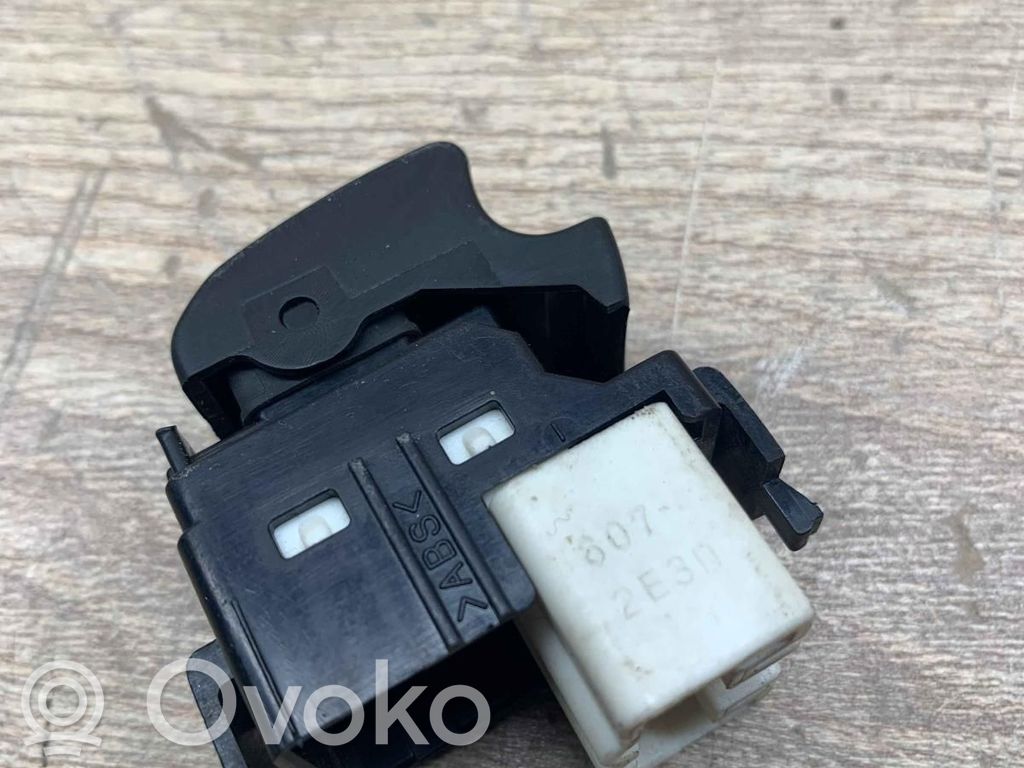 Electric window control switch   6072E3D