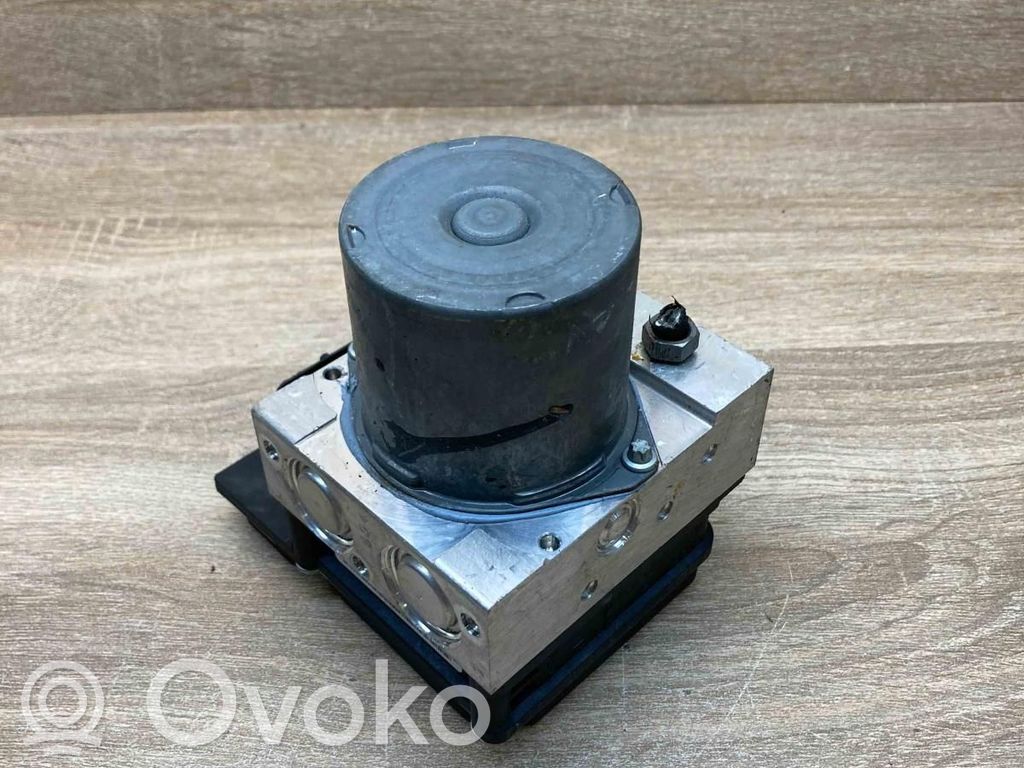 BMW X3 E83 ABS Pump 