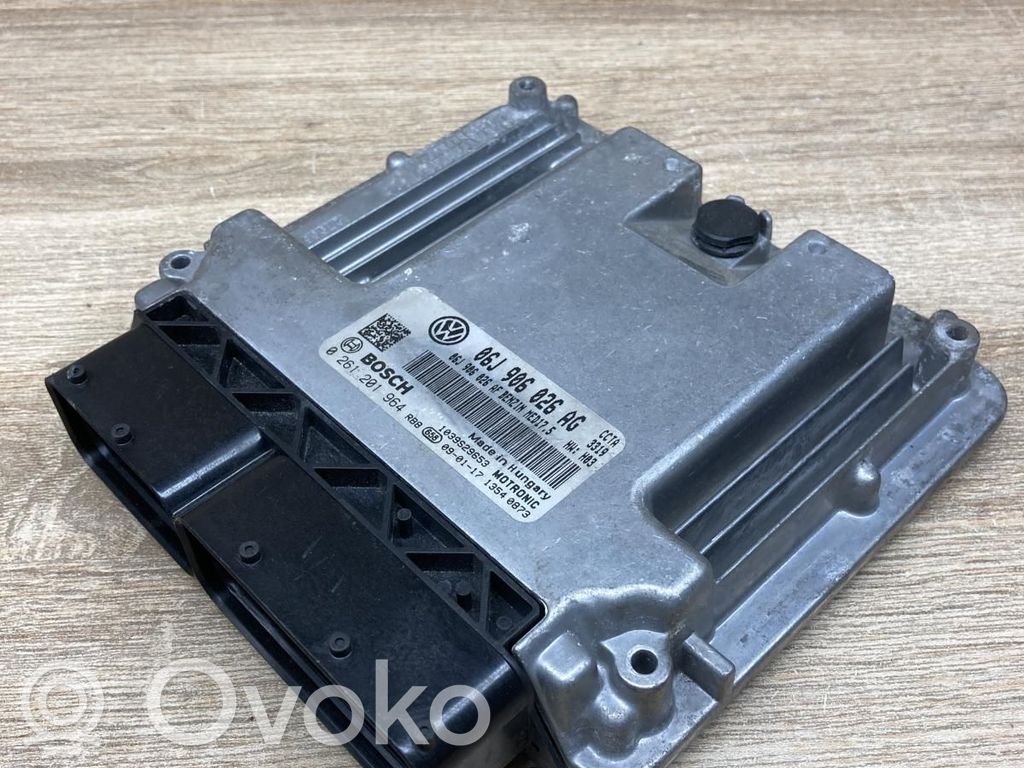 Volkswagen PASSAT B6 Engine control unit/module ECU 