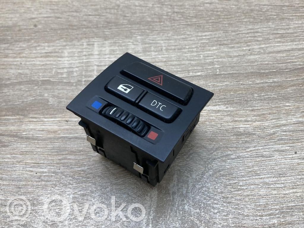 Hazard light switch   6945652,549549500