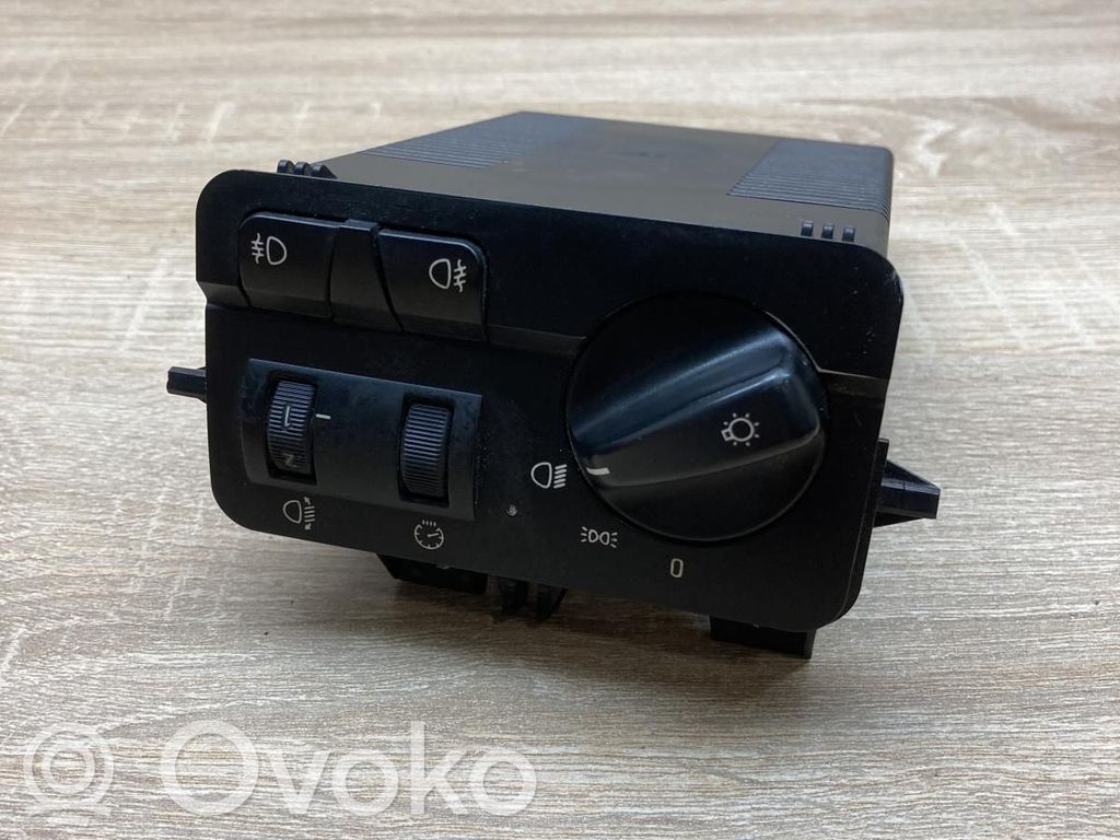 Light switch   6907947,086480061