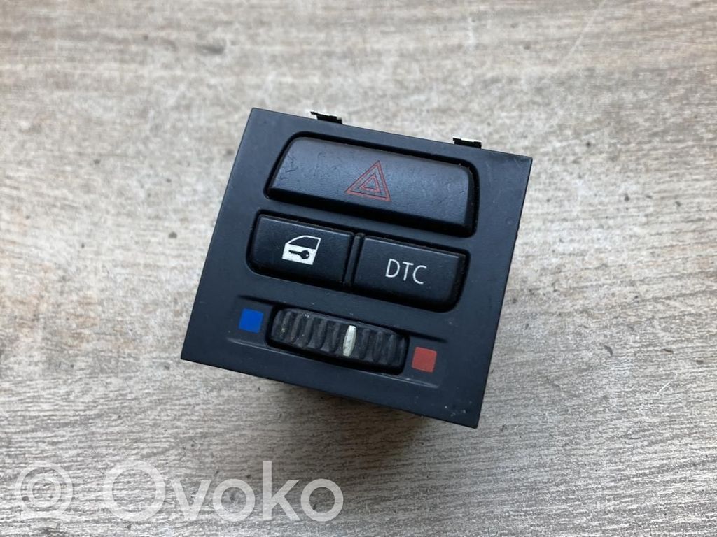 Botón interruptor de luz de peligro   9132421