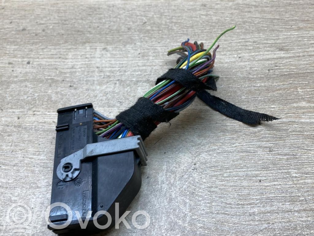Plug wire   6931865,114523442