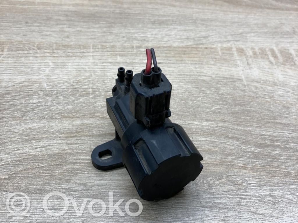 Ford Mondeo MK I Válvula de vacío 