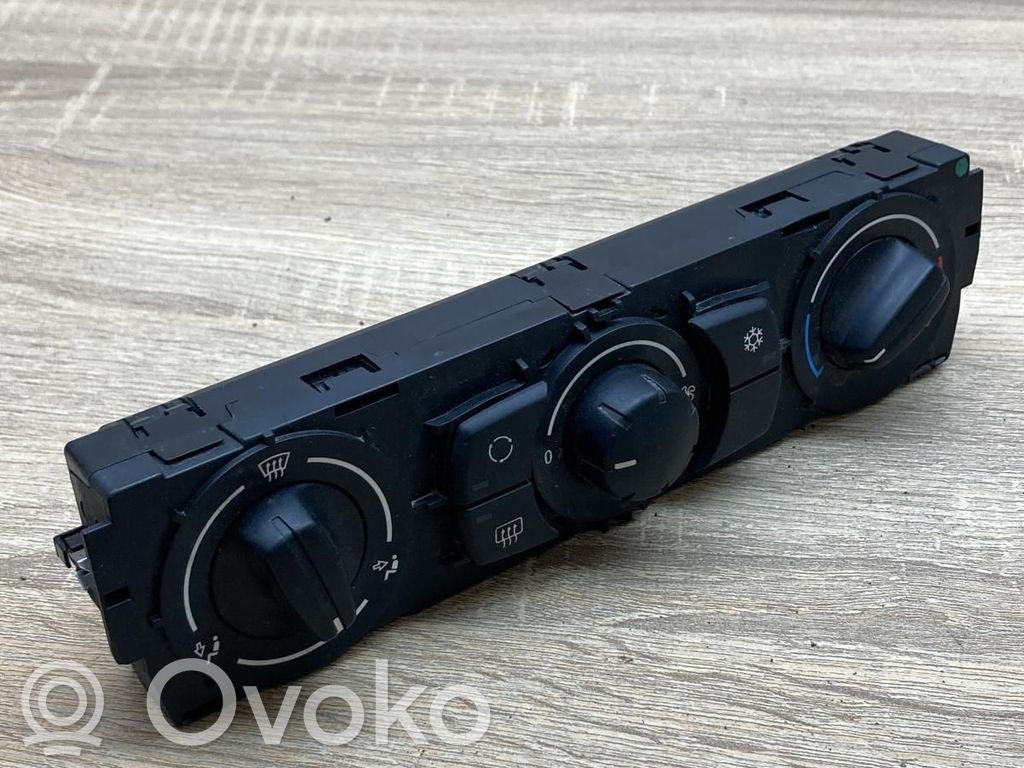 BMW 1 E81 E87 Climate control unit 