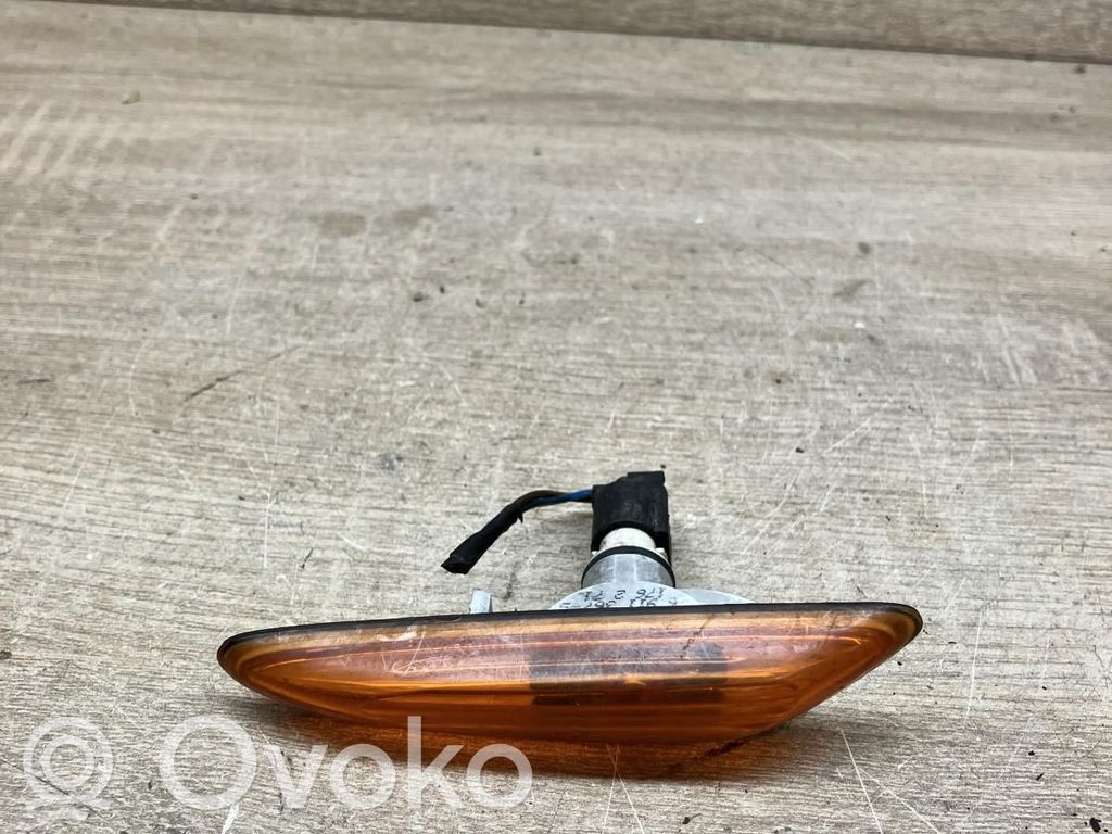 BMW 3 E46 Front fender indicator light 