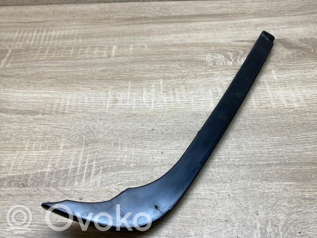 Audi 80 90 B2 Listwa pod lampę przednią 