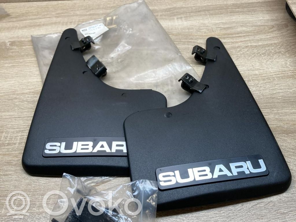 Subaru Legacy Dubļusargu komplekts 
